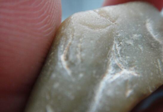 世界上最软的石头，滑石用手指就可以刮下粉末